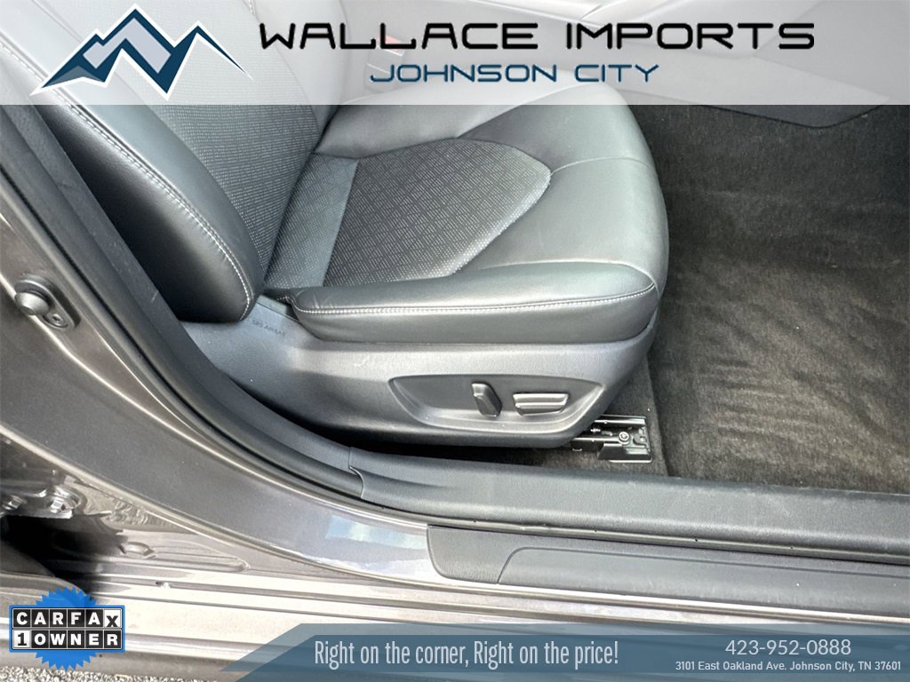 Used 2022 Toyota Camry XSE image 31