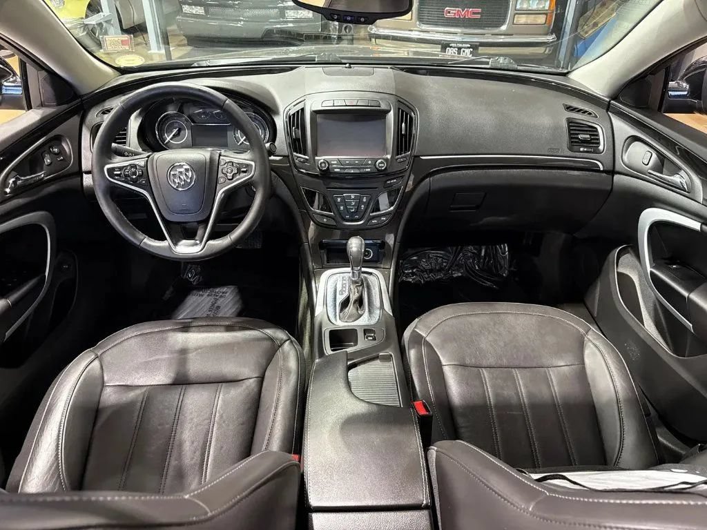 Used 2017 Buick Regal Sport Touring FWD image 13