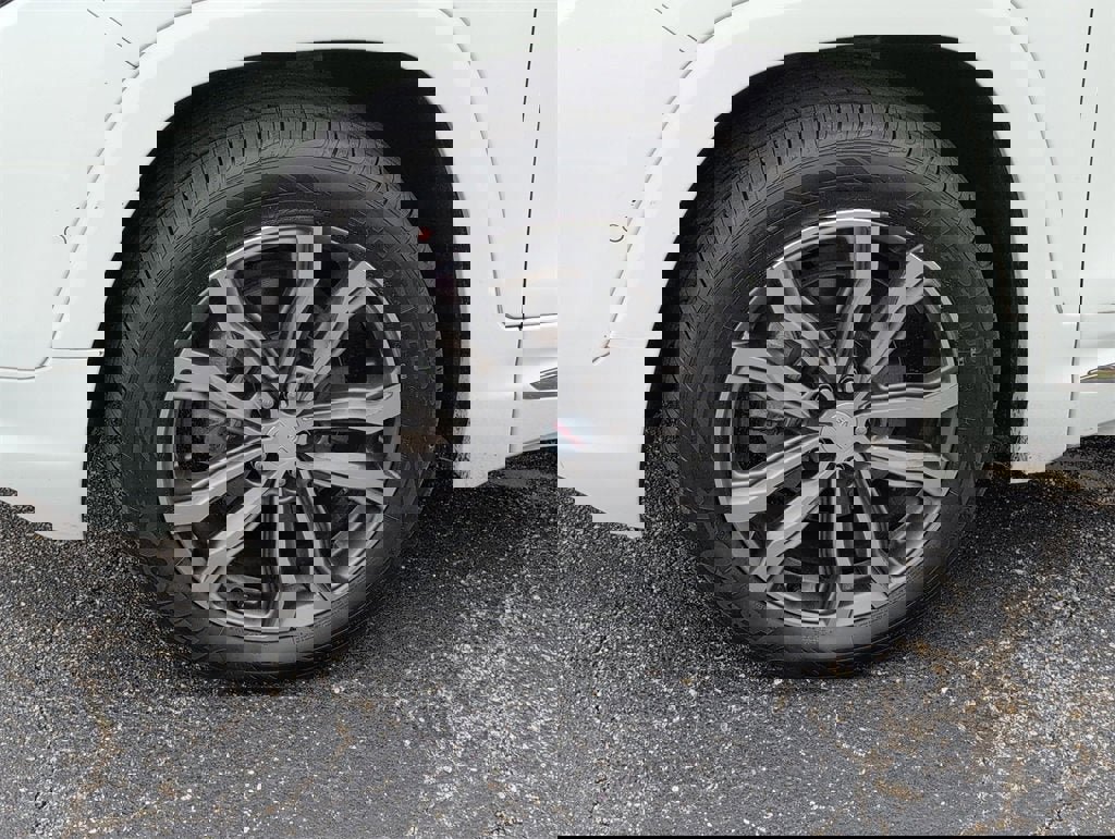 Used 2018 GMC Terrain Denali w/ Advanced Safety Package image 12