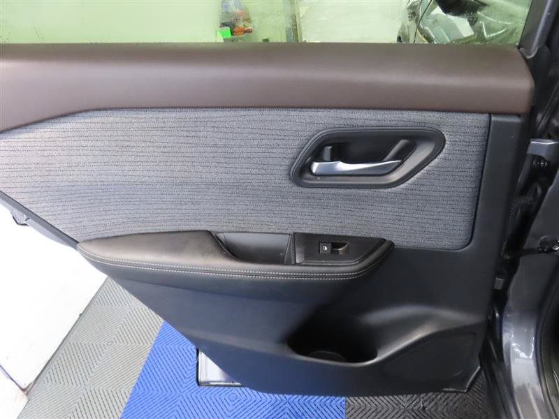 Used 2023 Nissan Rogue SV AWD/4WD image 29