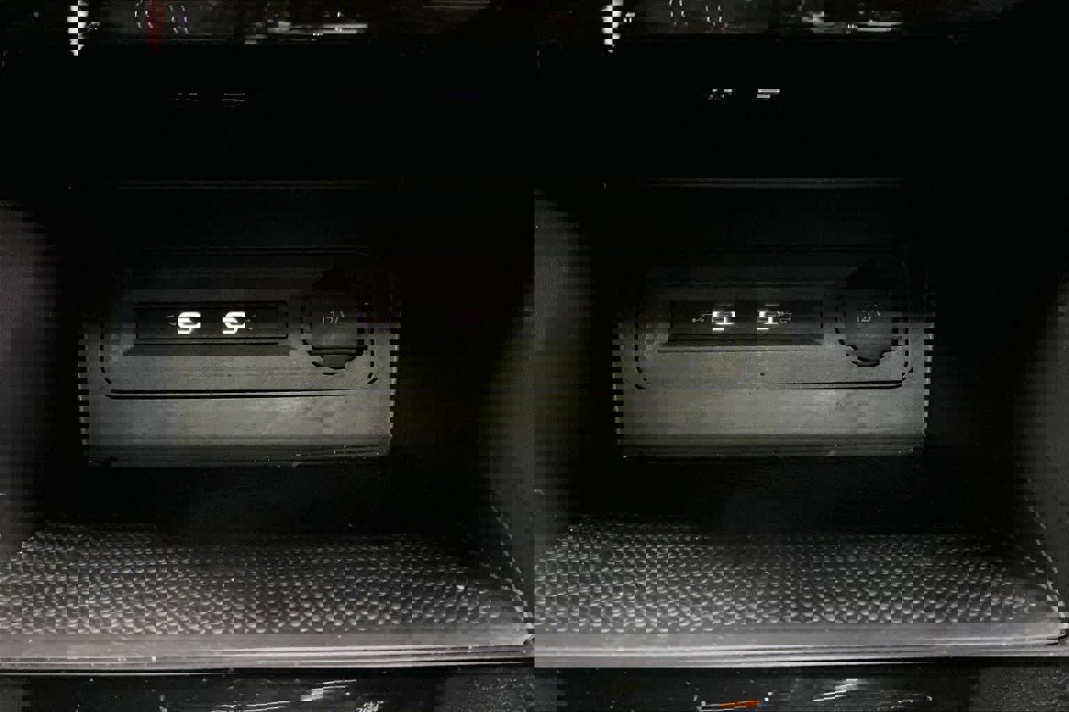 Used 2022 Volkswagen Atlas Cross Sport SEL R-Line image 37