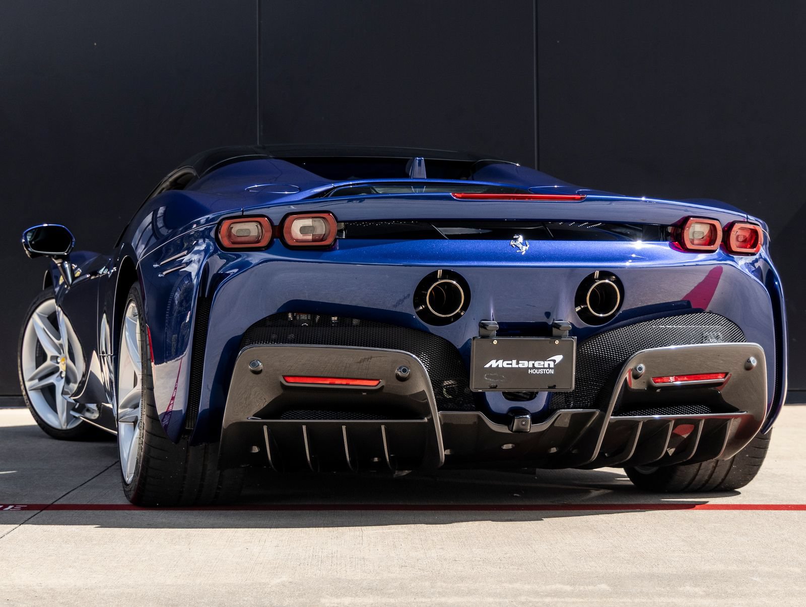 Used 2022 Ferrari SF90 Spider AWD/4WD image 6