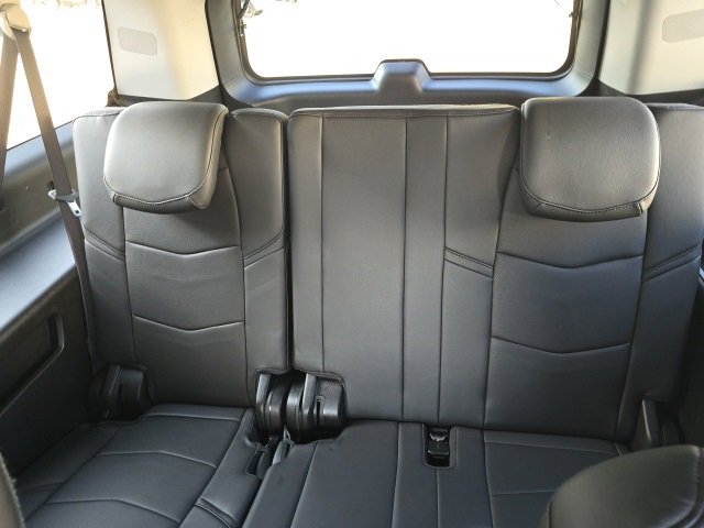 Used 2019 Cadillac Escalade ESV Luxury w/ Escalade Sport Edition image 38