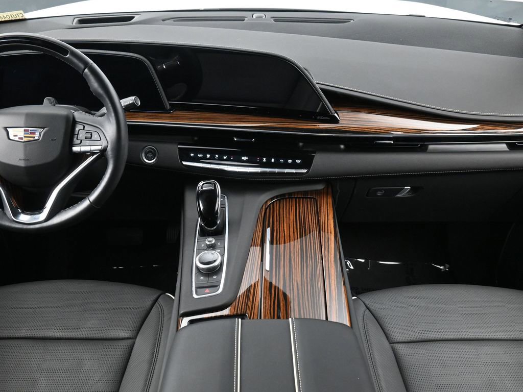 Used 2024 Cadillac Escalade ESV Premium Luxury w/ Performance Package image 4