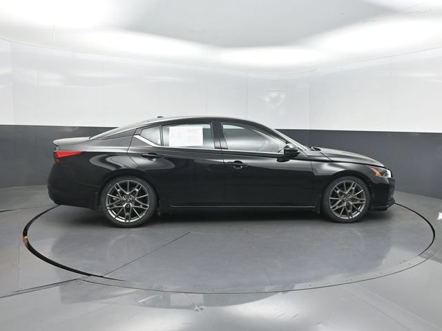Used 2023 Nissan Altima 2.0 SR FWD image 37