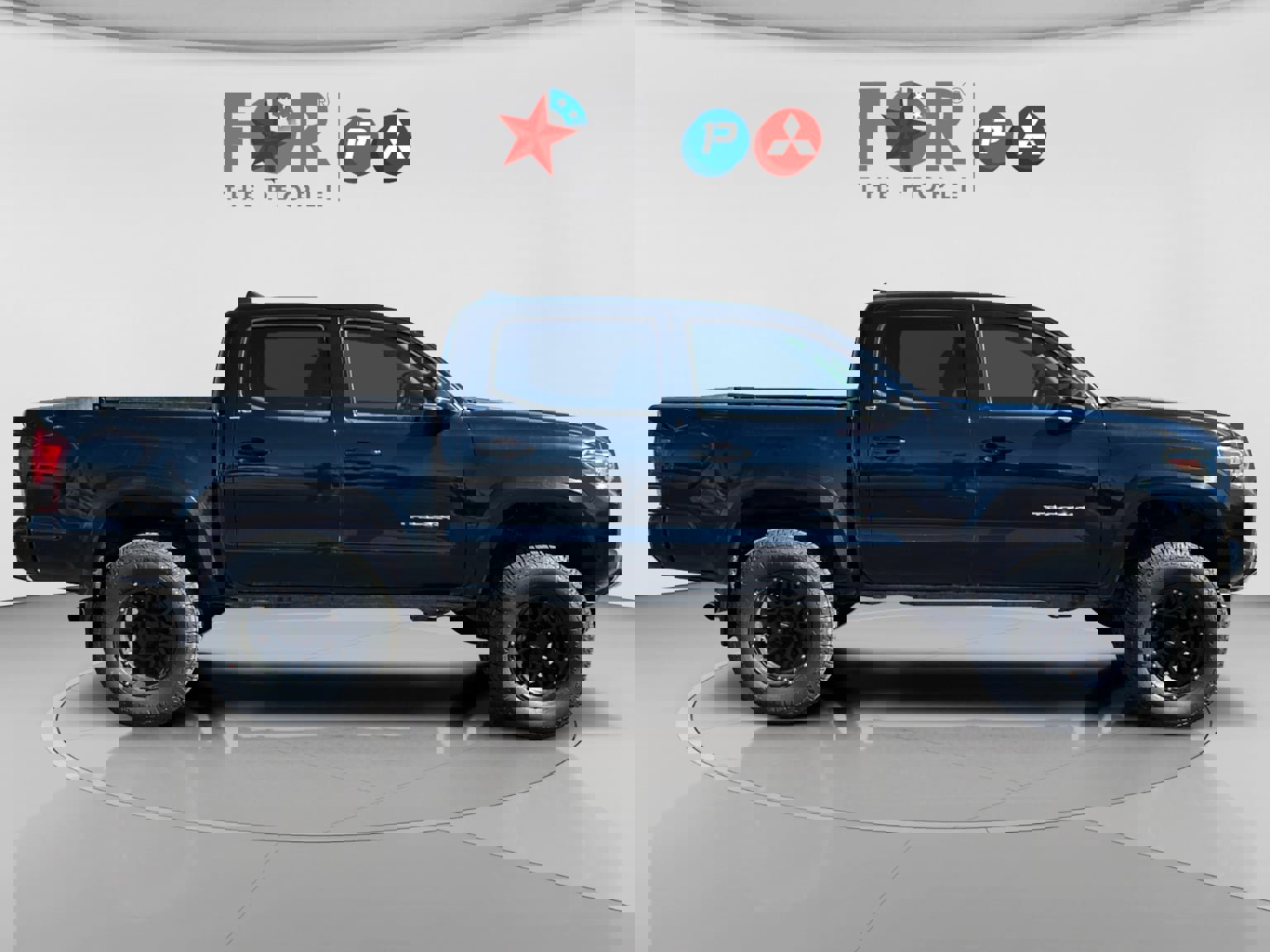 Used 2021 Toyota Tacoma SR5 w/ Technology Package image 6