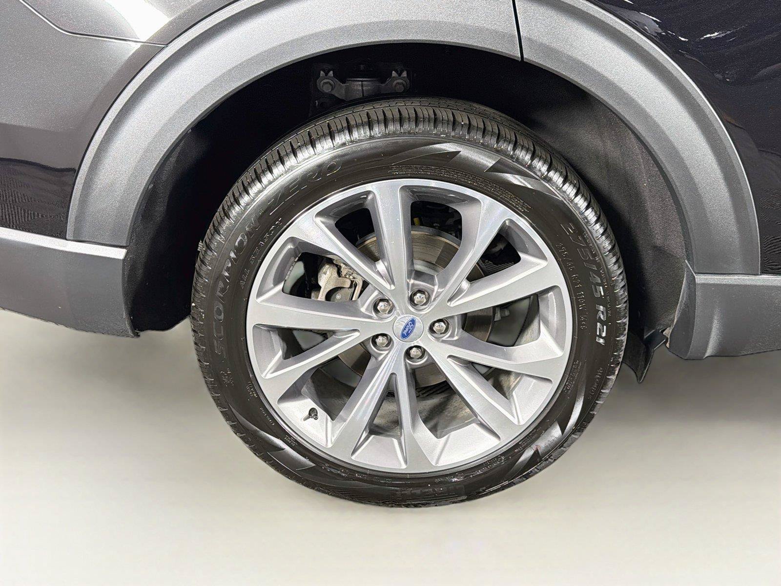 Used 2025 Ford Explorer Platinum w/ Ultimate Package AWD/4WD image 35