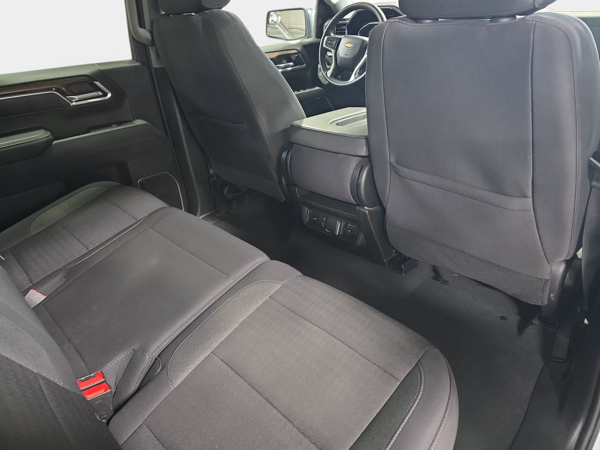 Used 2025 Chevrolet Silverado 1500 LT image 11