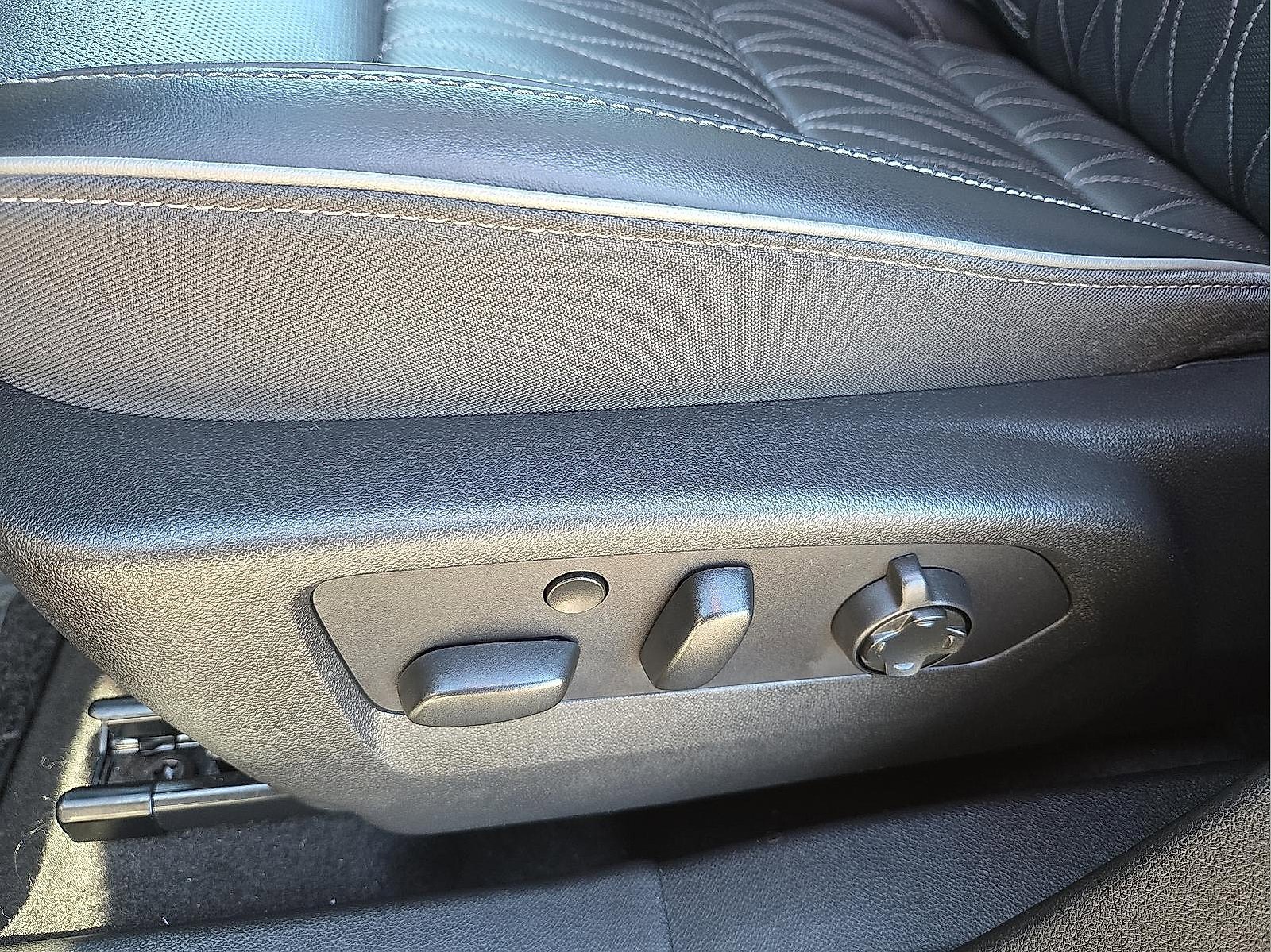 Used 2021 Buick Envision Avenir image 13