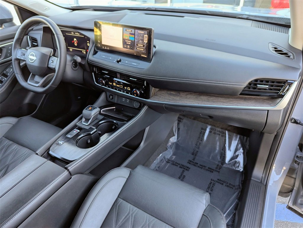 Certified 2025 Nissan Rogue Platinum w/ Platinum Premium Package image 20