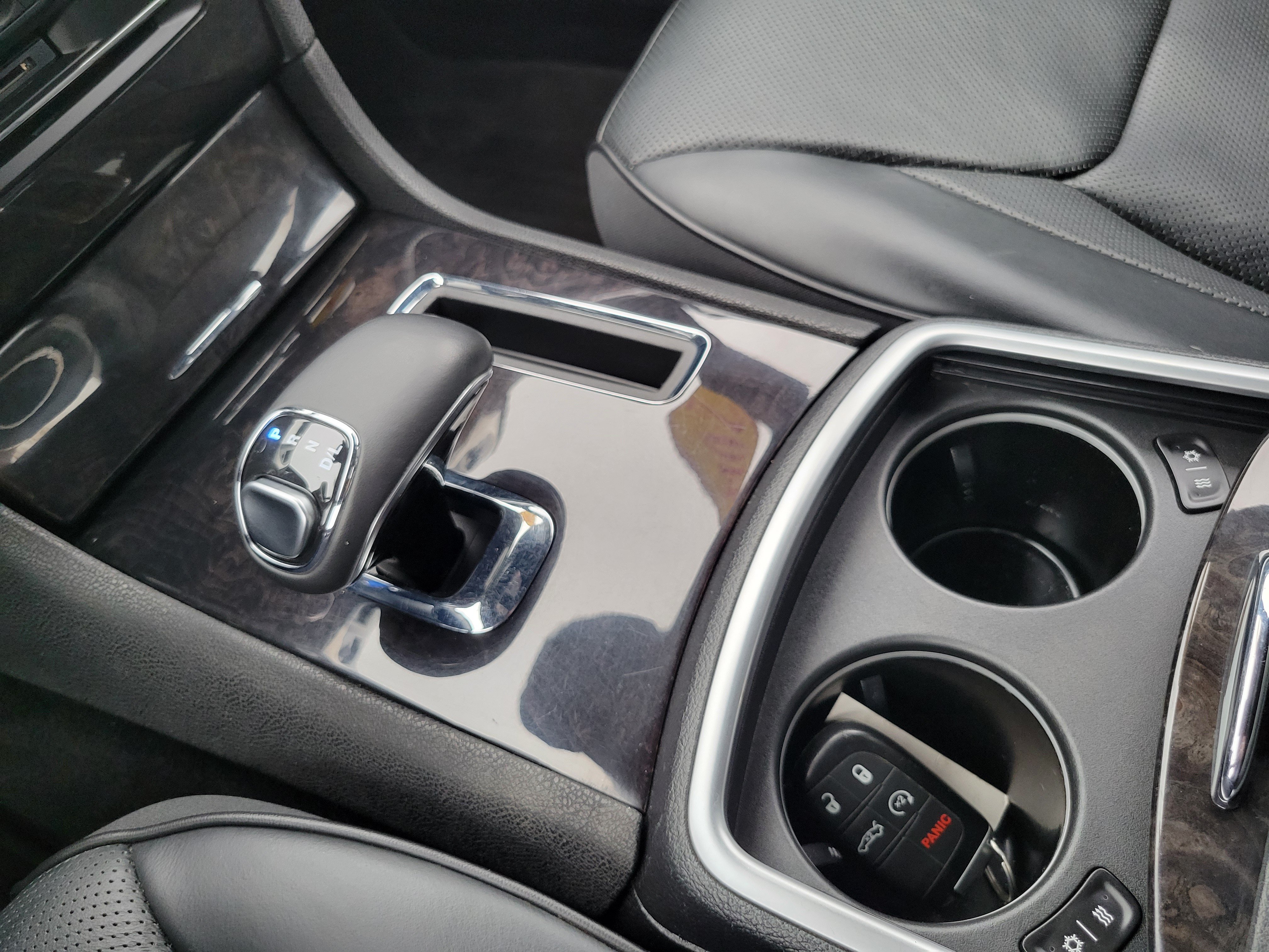 Used 2014 Chrysler 300 C RWD image 18