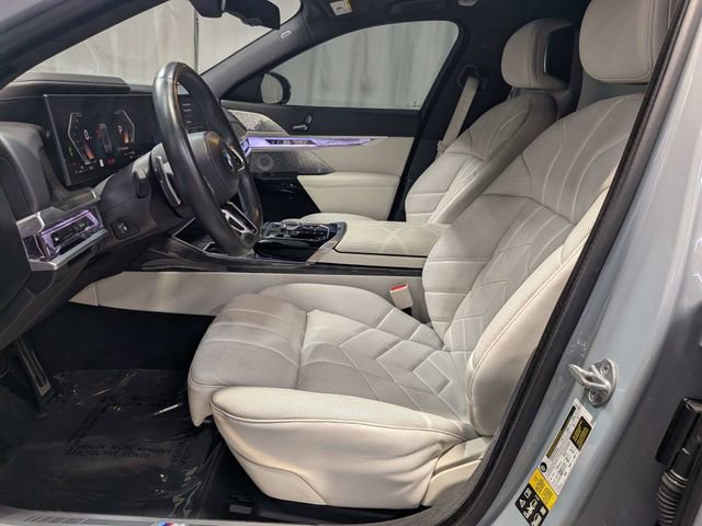 Used 2023 BMW 760i xDrive w/ Luxury Rear Seating Package AWD/4WD image 9