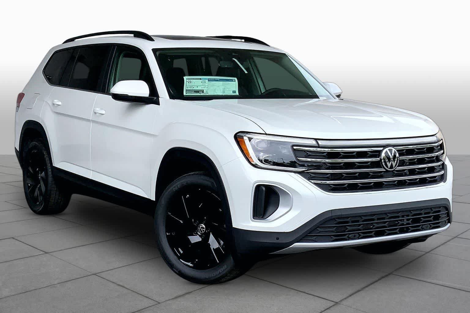 New 2026 Volkswagen Atlas SE FWD image 2