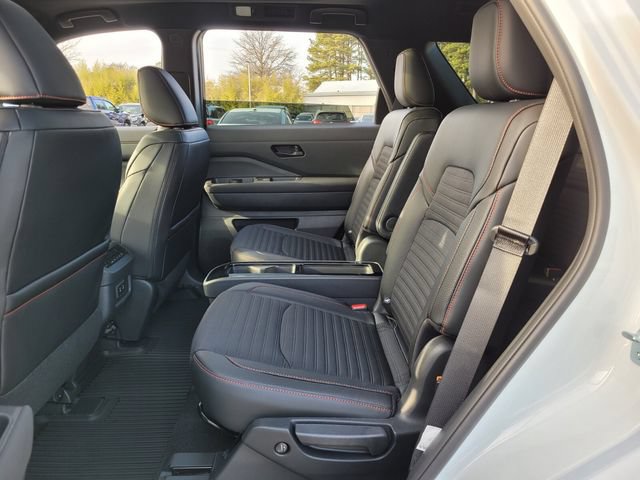 New 2026 Nissan Pathfinder Rock Creek w/ Rock Creek Premium Package AWD/4WD image 12