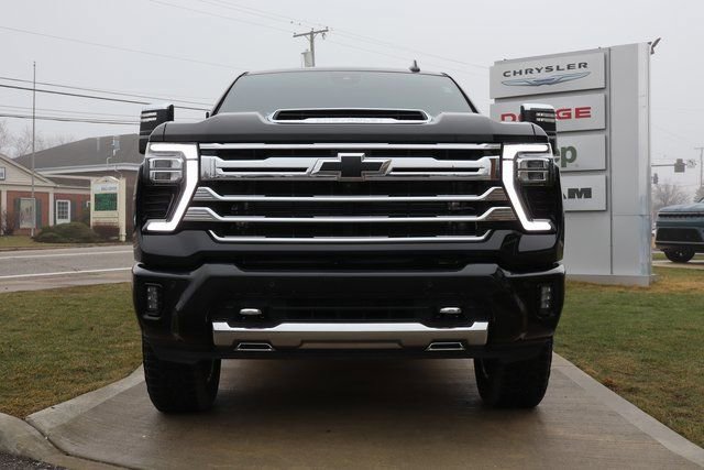 Used 2025 Chevrolet Silverado 2500 High Country w/ High Country Premium Package image 6