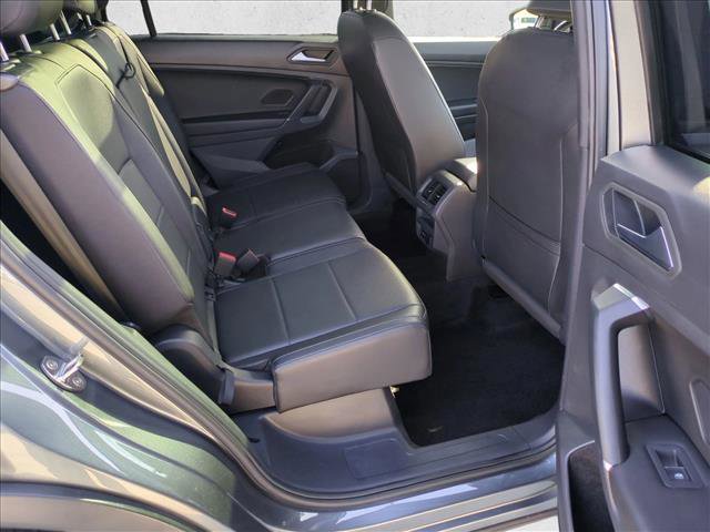 Used 2020 Volkswagen Tiguan SE R-Line FWD image 21