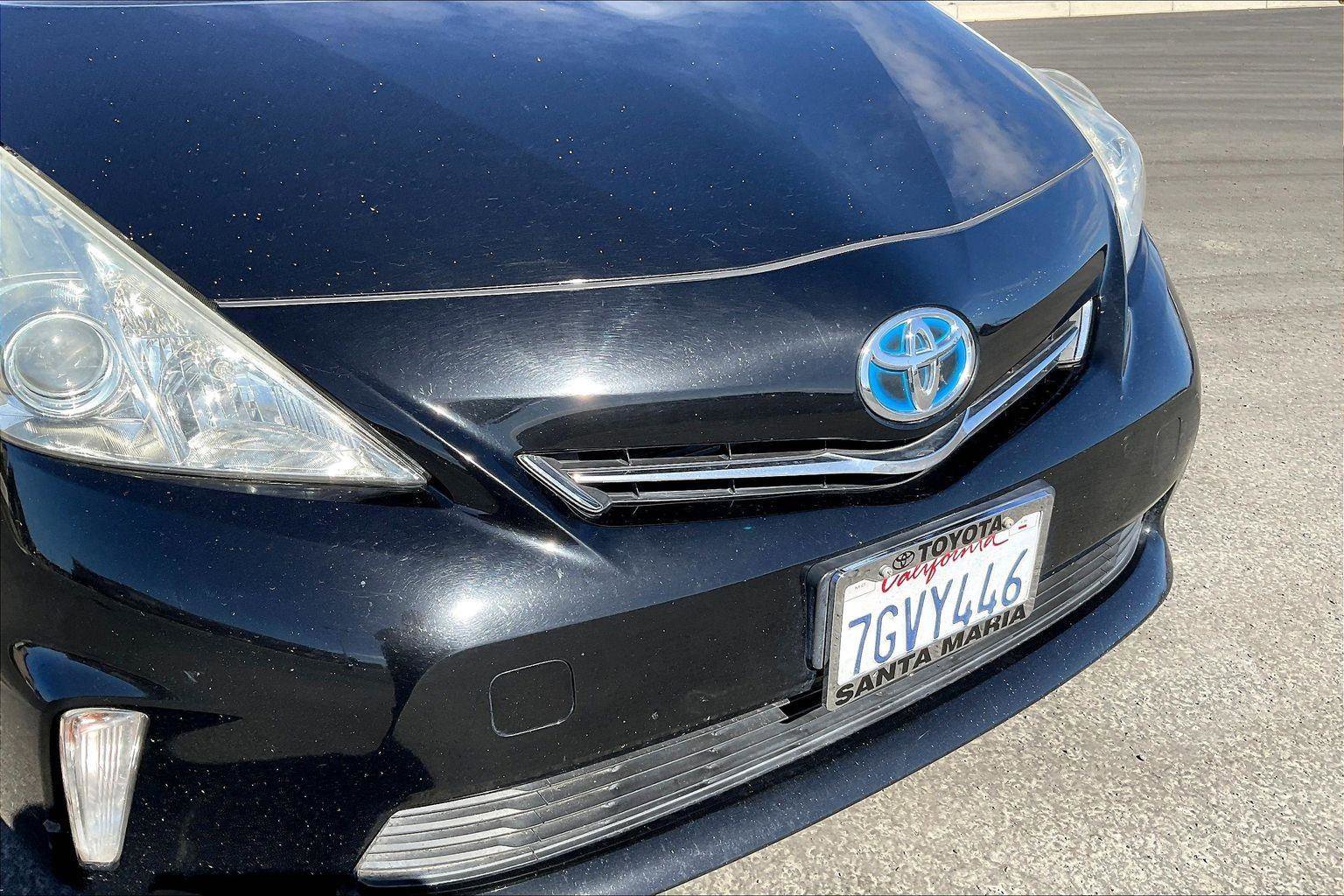Used 2014 Toyota Prius V Two image 27