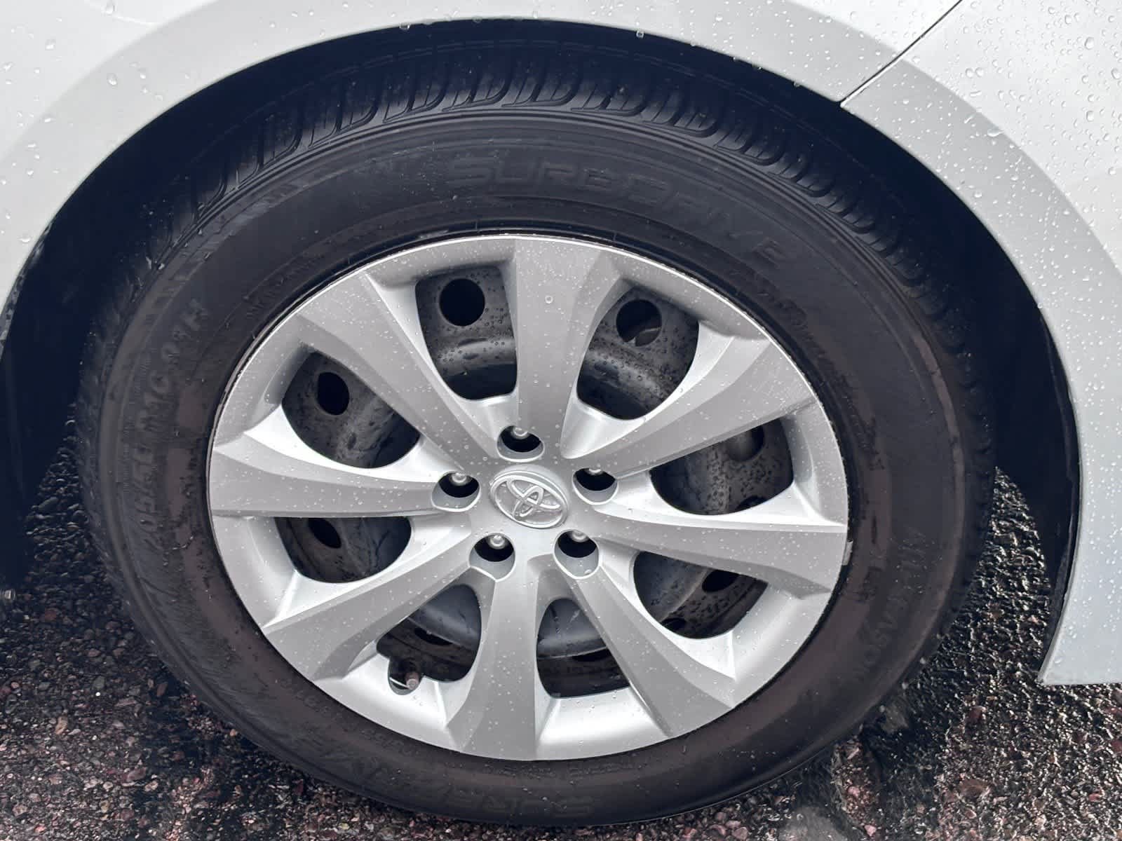 Used 2025 Toyota Corolla LE FWD image 8