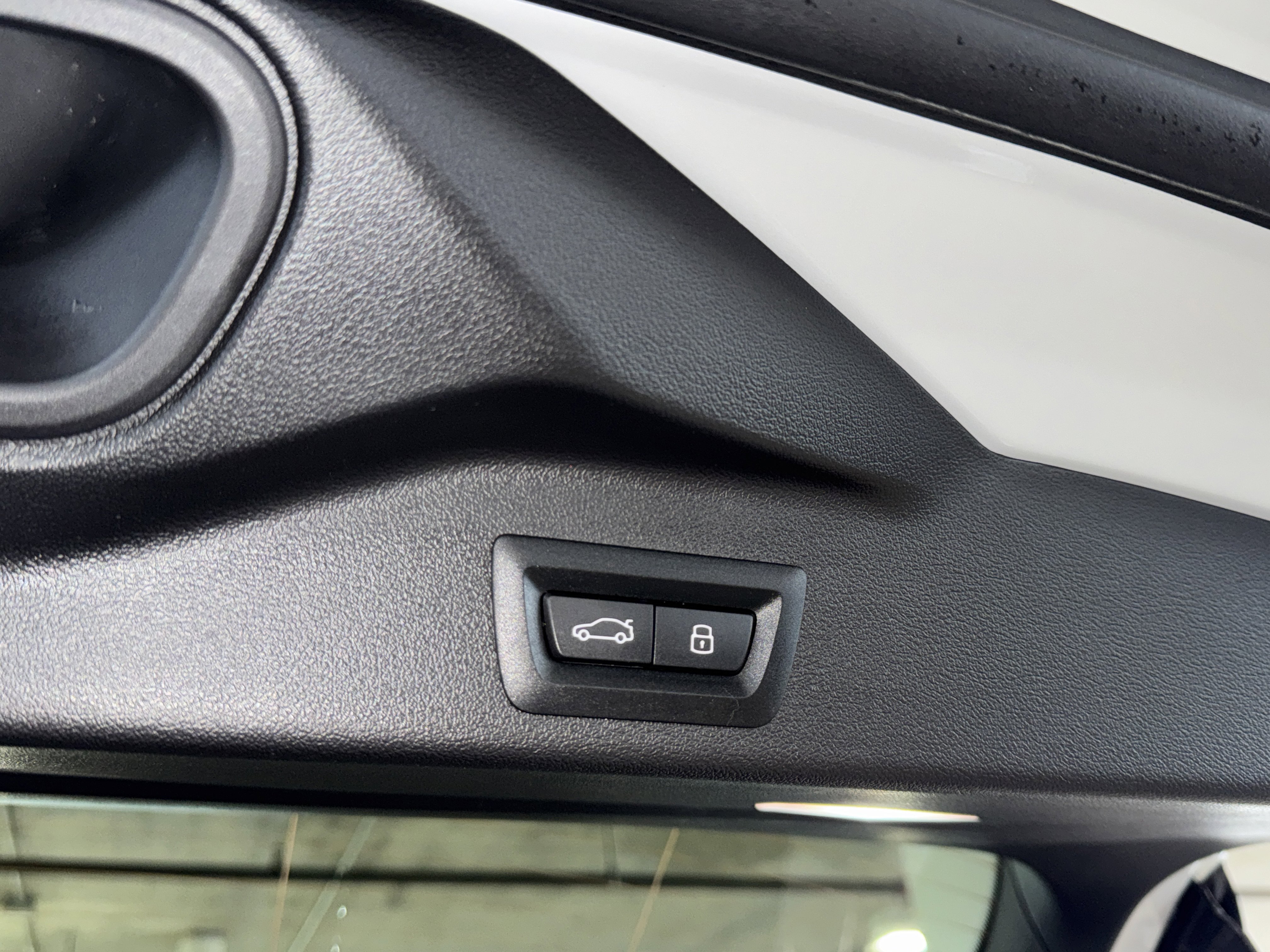 Used 2026 BMW X5 xDrive40i w/ Climate Comfort Package image 14