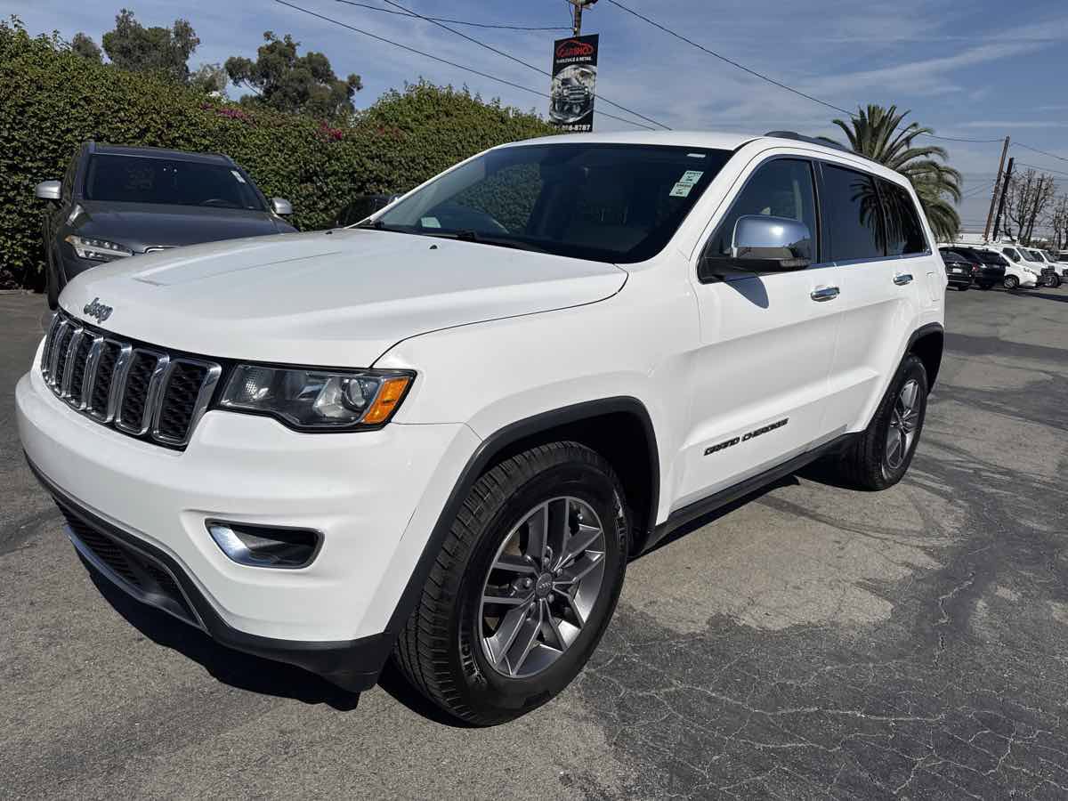 Used 2017 Jeep Grand Cherokee Limited RWD image 3
