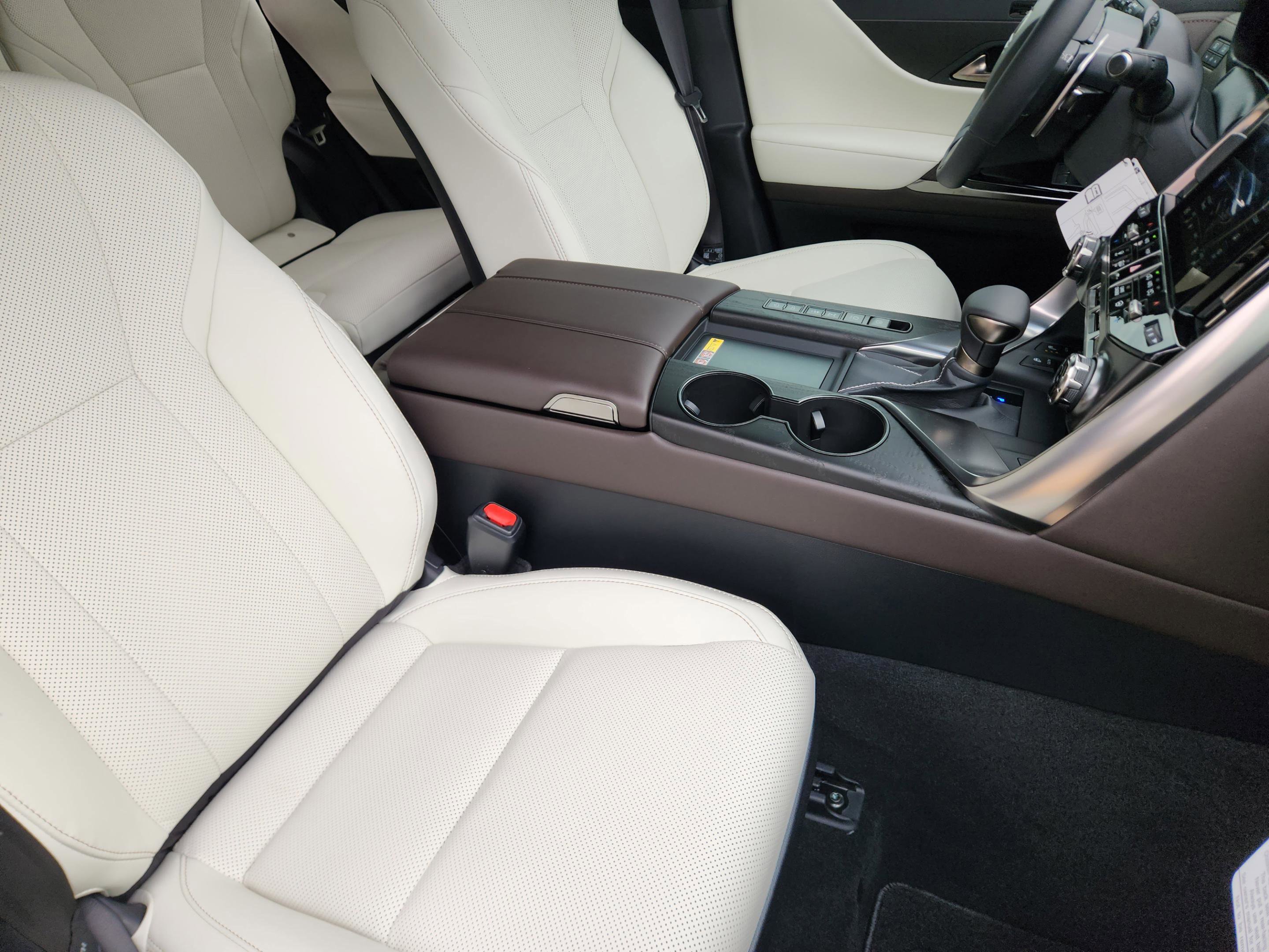 New 2026 Lexus LX 600 4WD w/ Luxury Package image 9