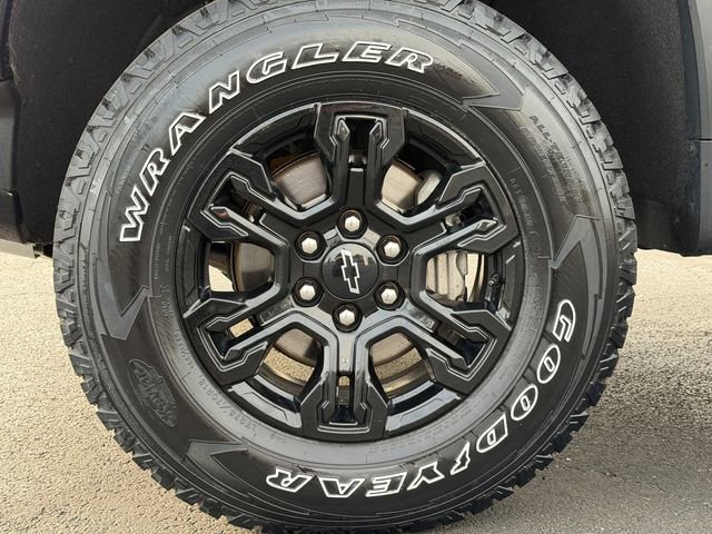 Used 2023 Chevrolet Silverado 1500 ZR2 w/ Technology Package image 12