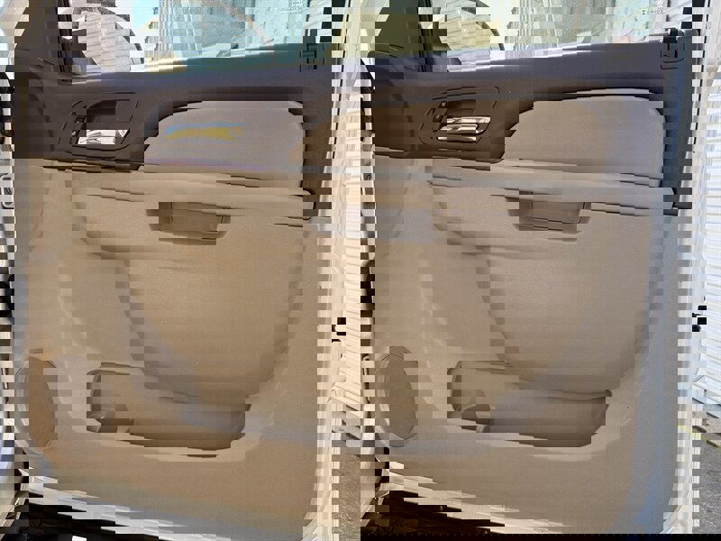 Used 2011 Chevrolet Avalanche LTZ image 32