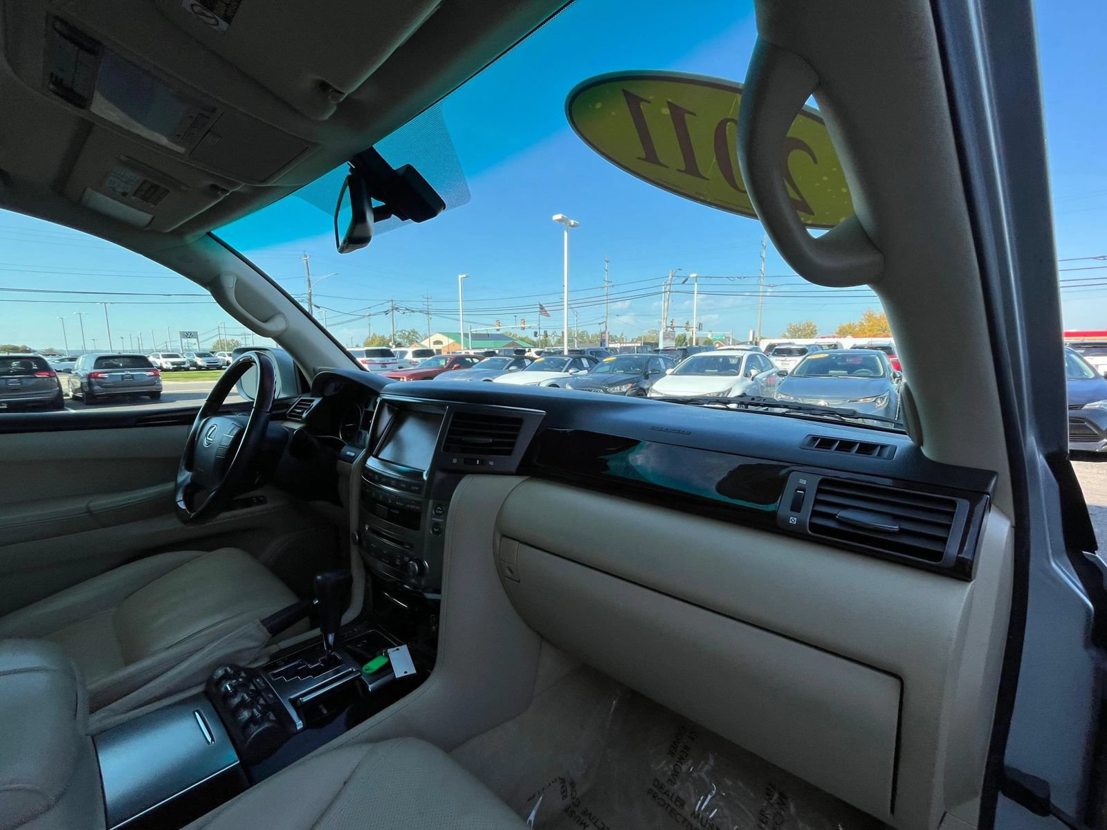 Used 2011 Lexus LX 570 4WD w/ Luxury Pkg image 31