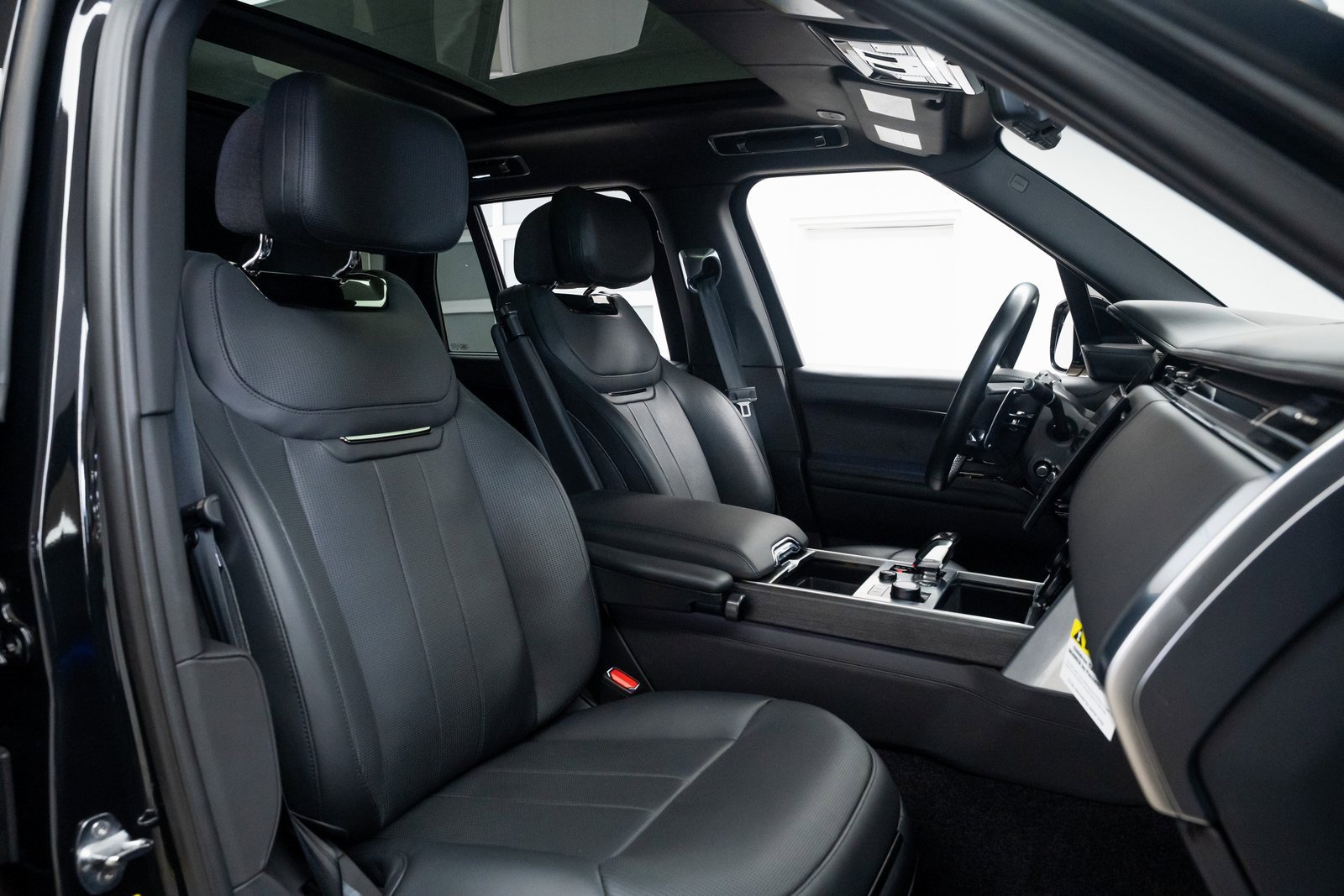 Used 2023 Land Rover Range Rover SV image 30