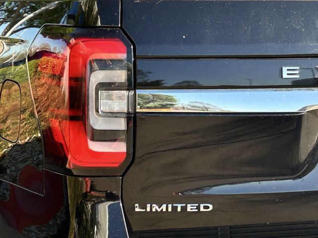 Used 2022 Ford Expedition Limited image 7