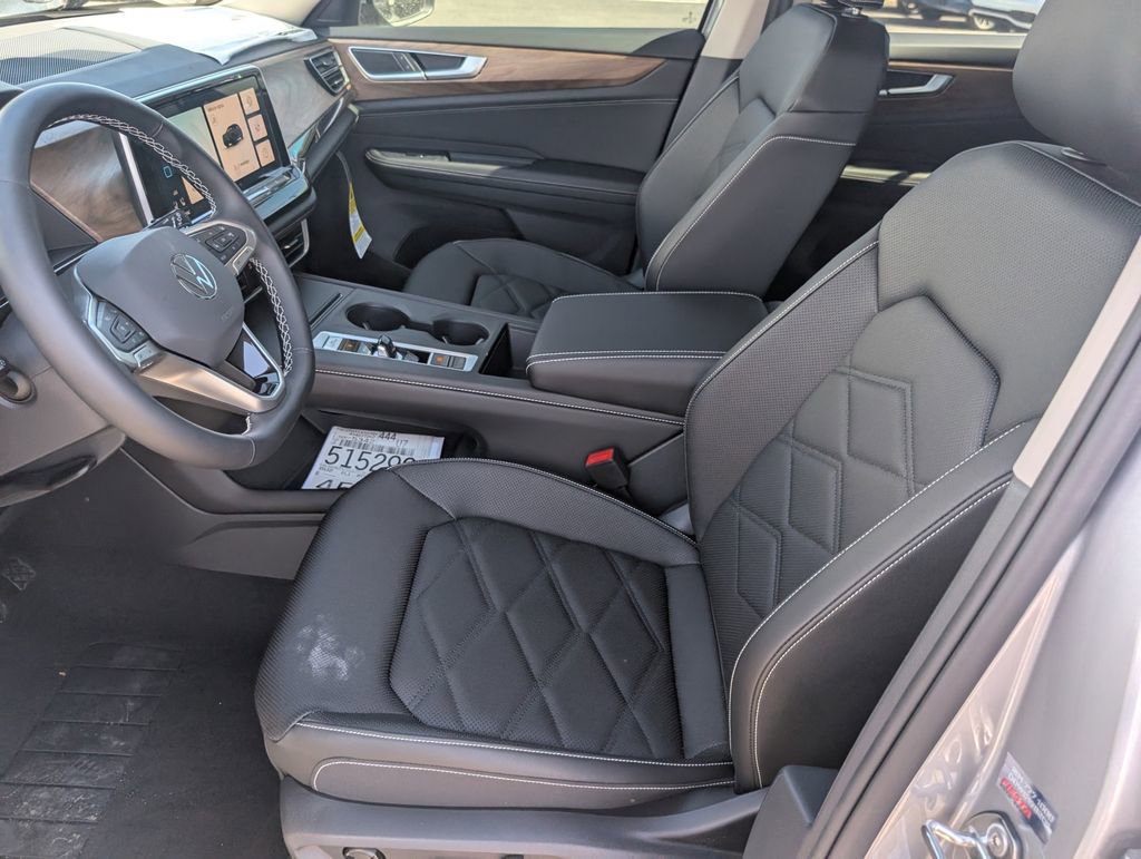 Used 2025 Volkswagen Atlas SE image 11