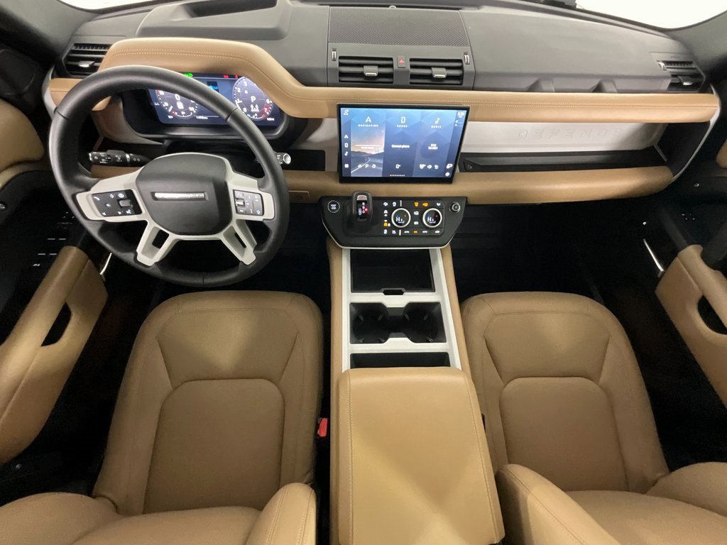 Used 2025 Land Rover Defender 130 X-Dynamic SE image 14