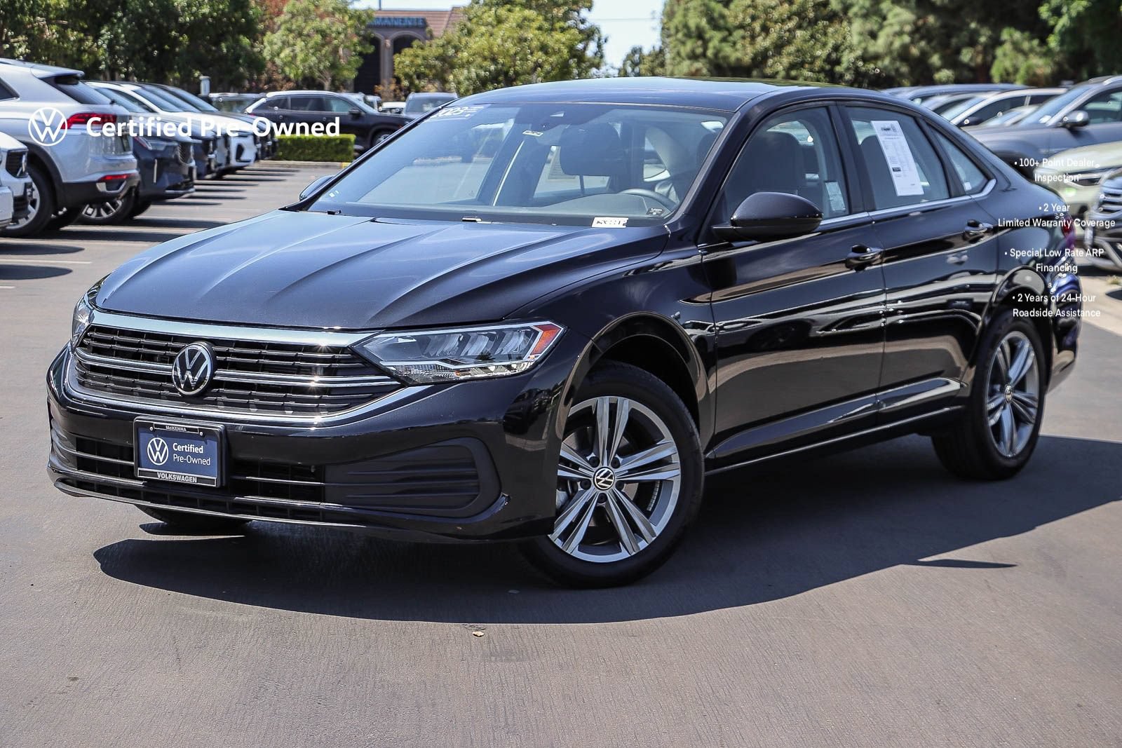 Used 2023 Volkswagen Jetta SE FWD image 1