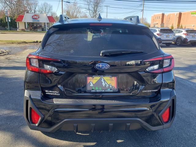 Used 2024 Subaru Crosstrek 2.0i Premium image 4