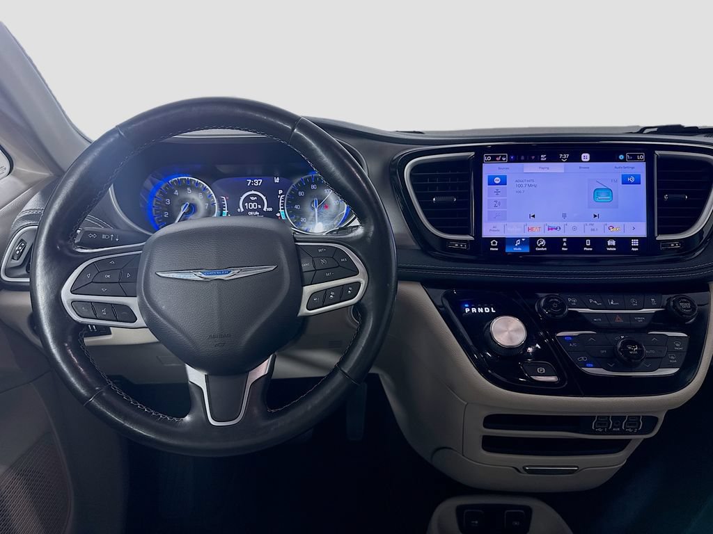 Used 2021 Chrysler Pacifica Touring-L w/ Premium & Safety Sphere Group FWD image 27