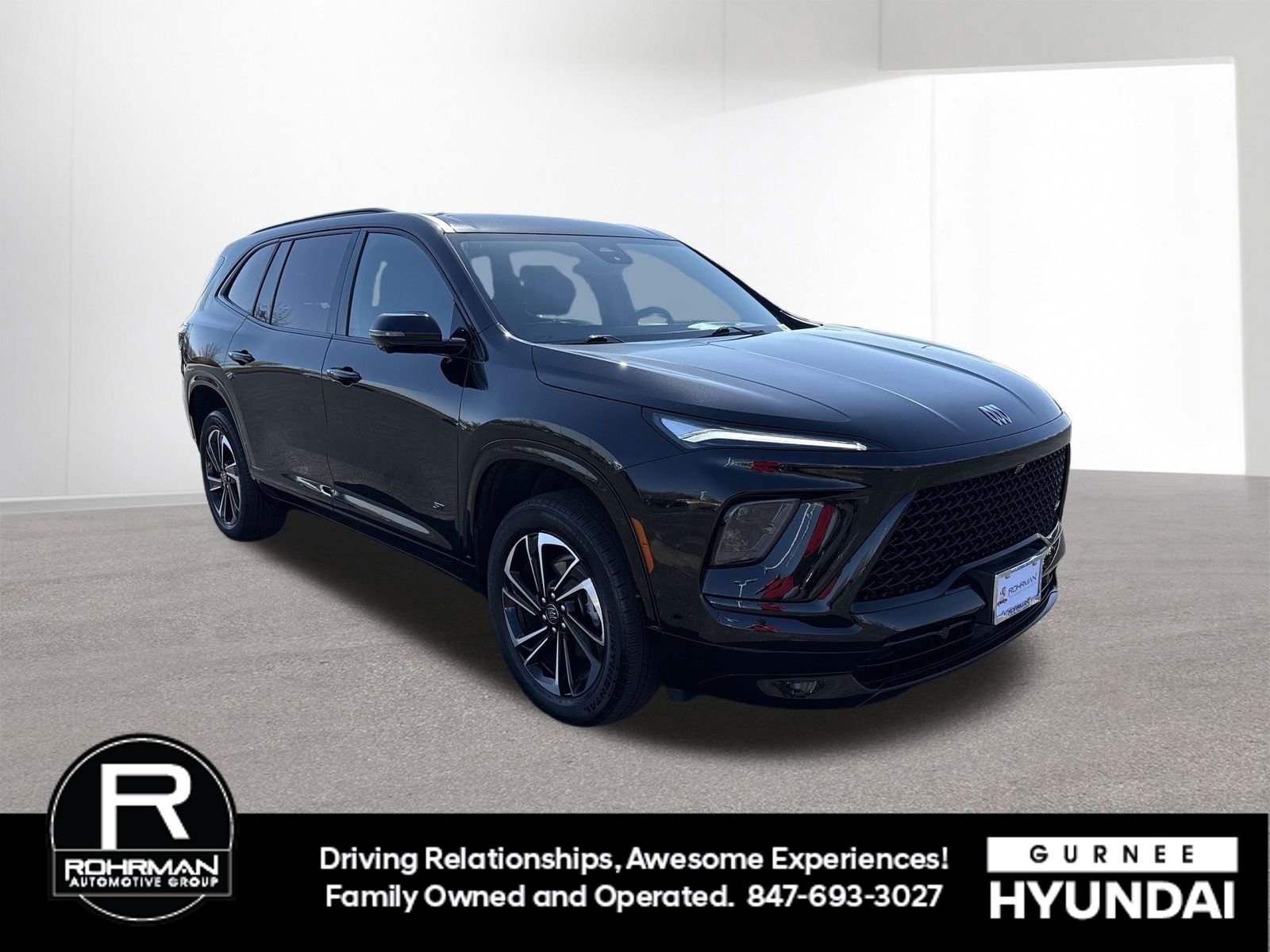 Used 2025 Buick Enclave Sport Touring AWD/4WD image 2