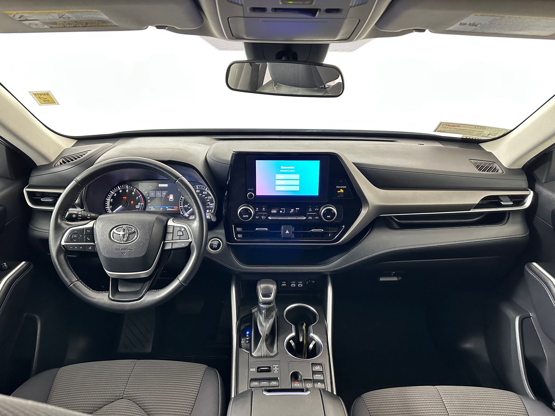 Used 2024 Toyota Highlander LE image 15