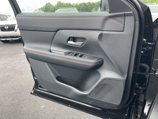 New 2025 Nissan Kicks SR image 35