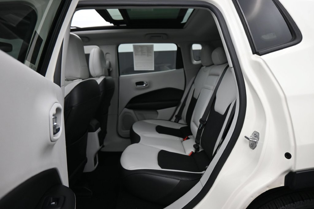 Used 2019 Jeep Compass Latitude w/ Popular Equipment Group FWD image 11