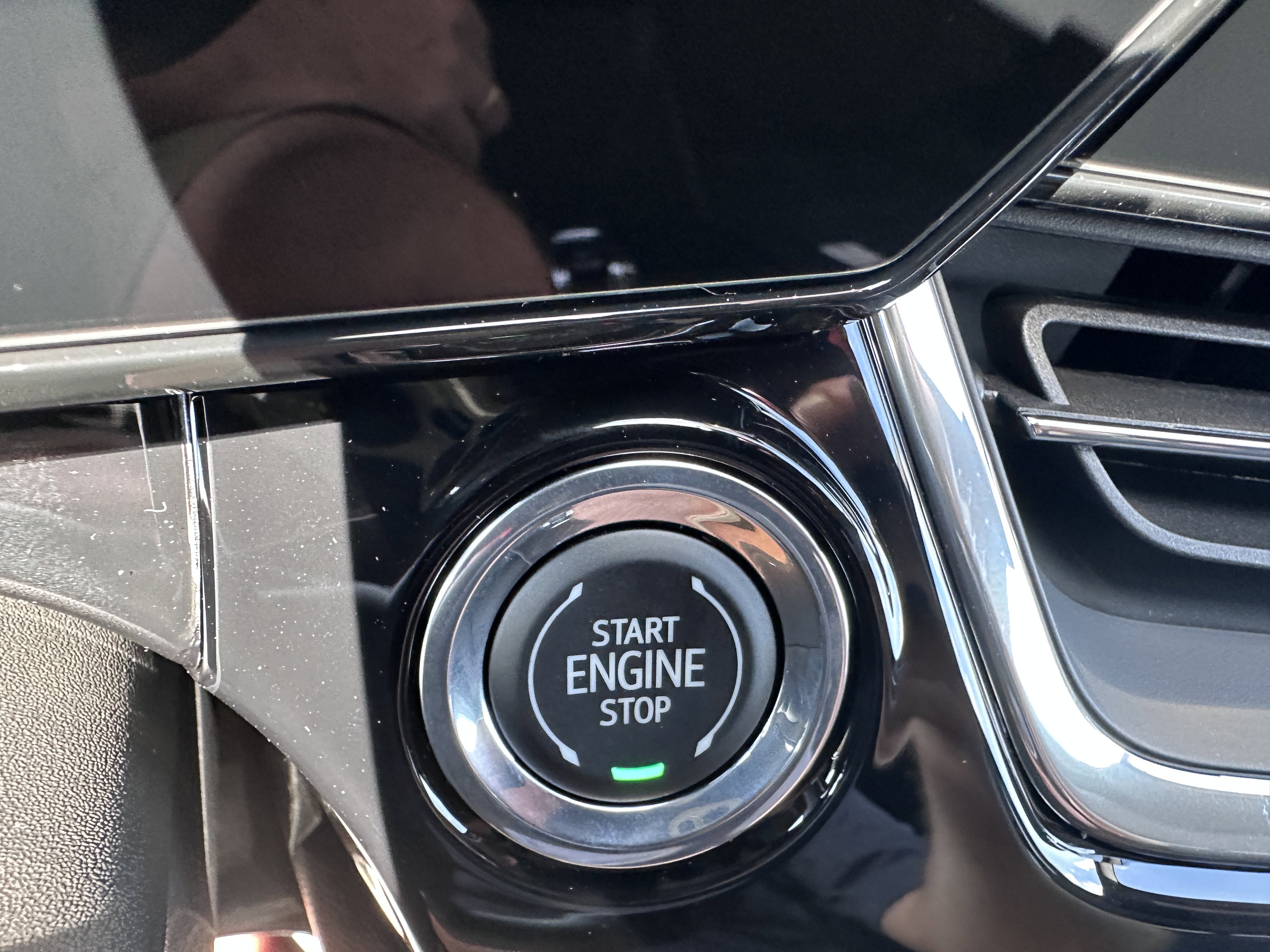 New 2025 Chevrolet Trax RS w/ Driver Confidence Package image 24