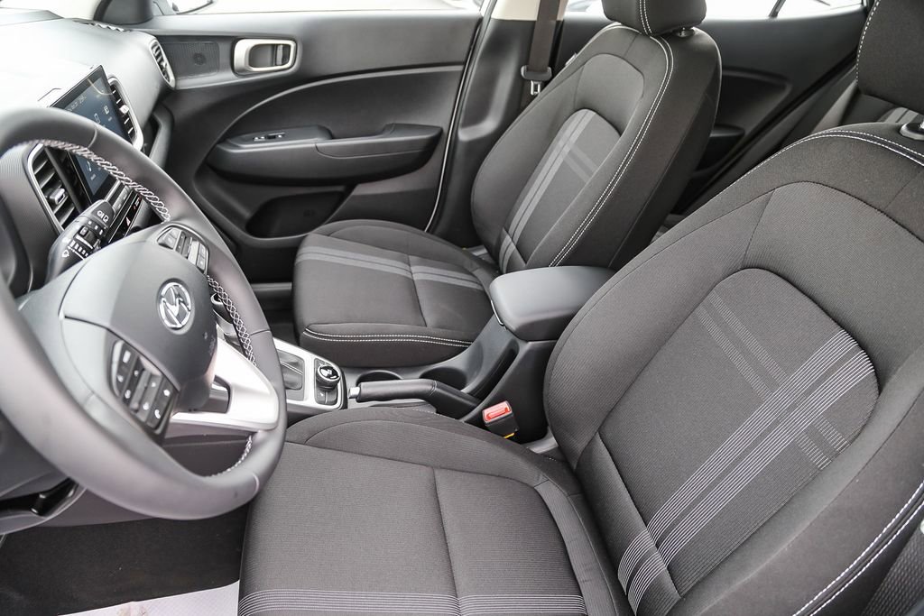Used 2026 Hyundai Venue SEL FWD image 17