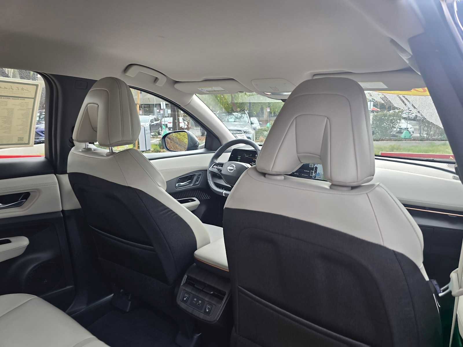 Used 2024 Nissan Ariya FWD image 16