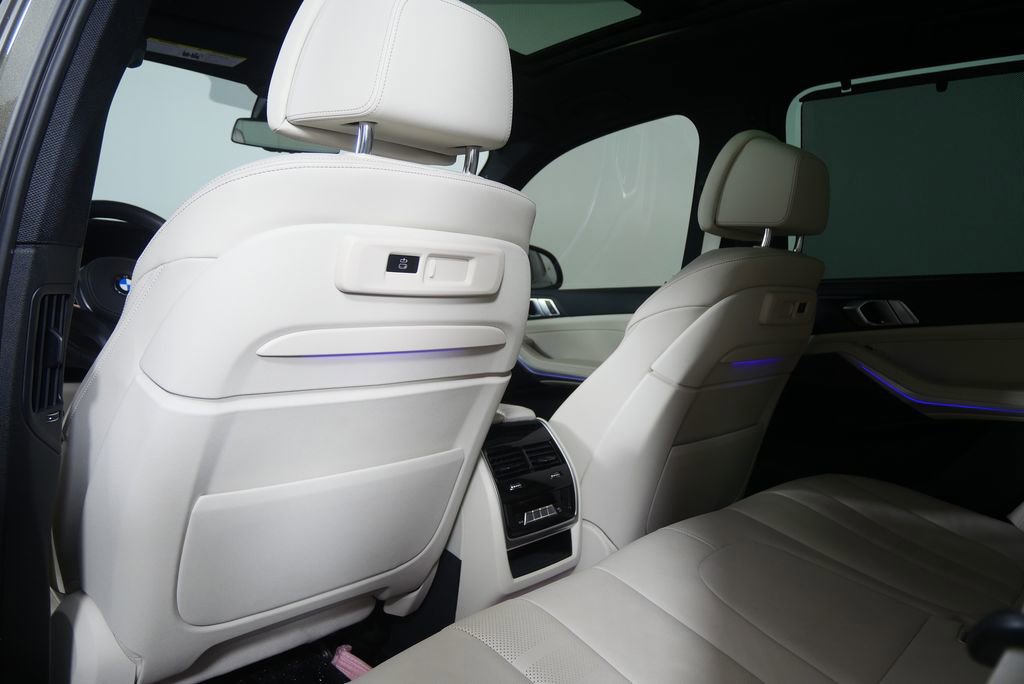Used 2022 BMW X5 xDrive40i w/ M Sport Package image 18