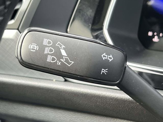 Certified 2023 Volkswagen Jetta SE w/ Panoramic Sunroof Package image 24