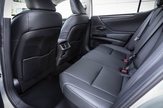 Certified 2025 Lexus ES 300h w/ Premium Package FWD image 21