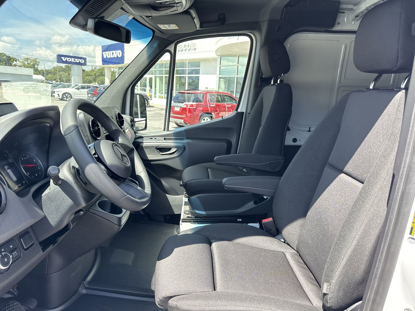 New 2025 Mercedes-Benz Sprinter 2500 image 18