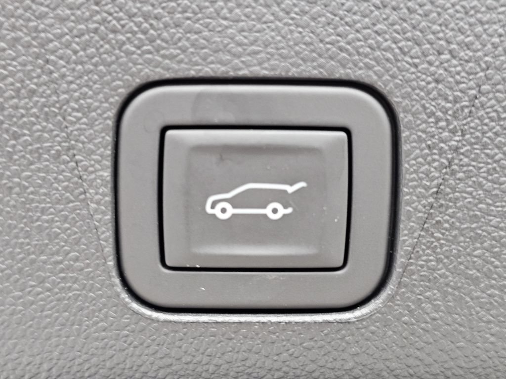 Certified 2025 Cadillac Escalade Premium Luxury Platinum w/ LPO, Floor Liner Package RWD image 14