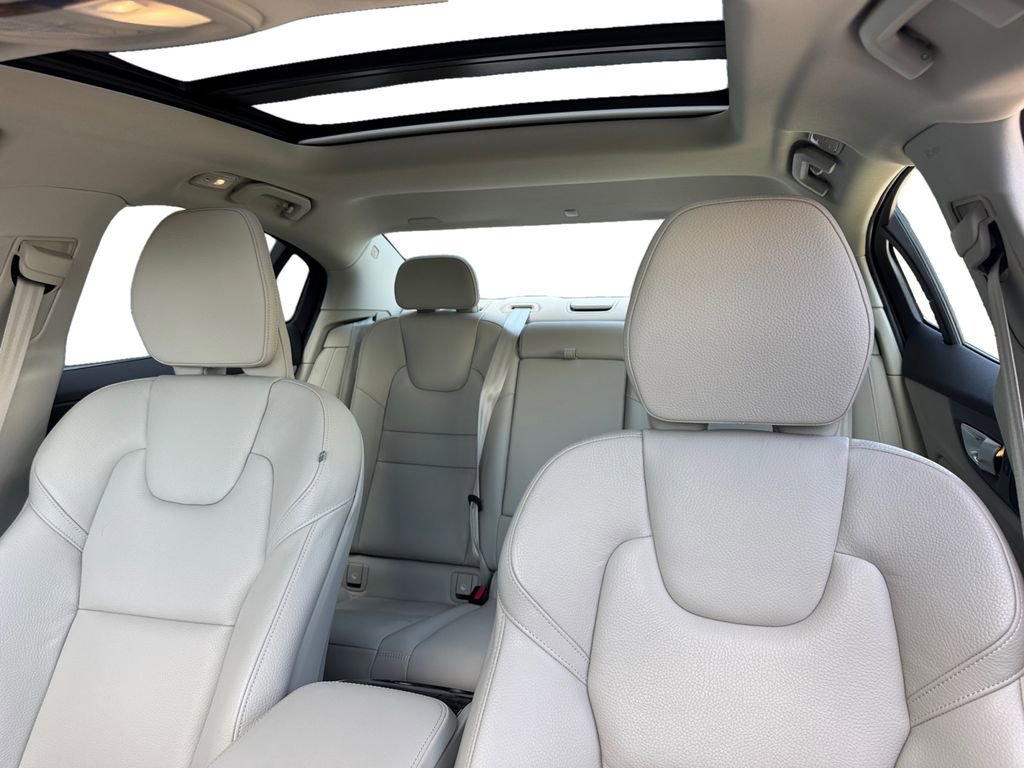 Certified 2025 Volvo S60 T8 Plus w/ Climate Package AWD/4WD image 23