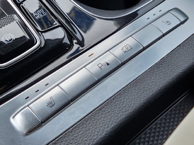 Used 2022 Kia Carnival EX FWD image 22