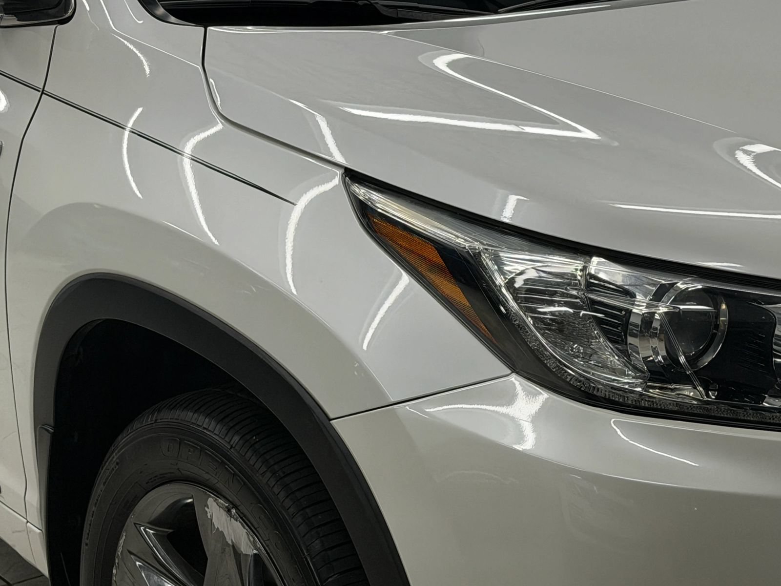 Used 2018 Toyota Highlander Limited Platinum AWD/4WD image 6